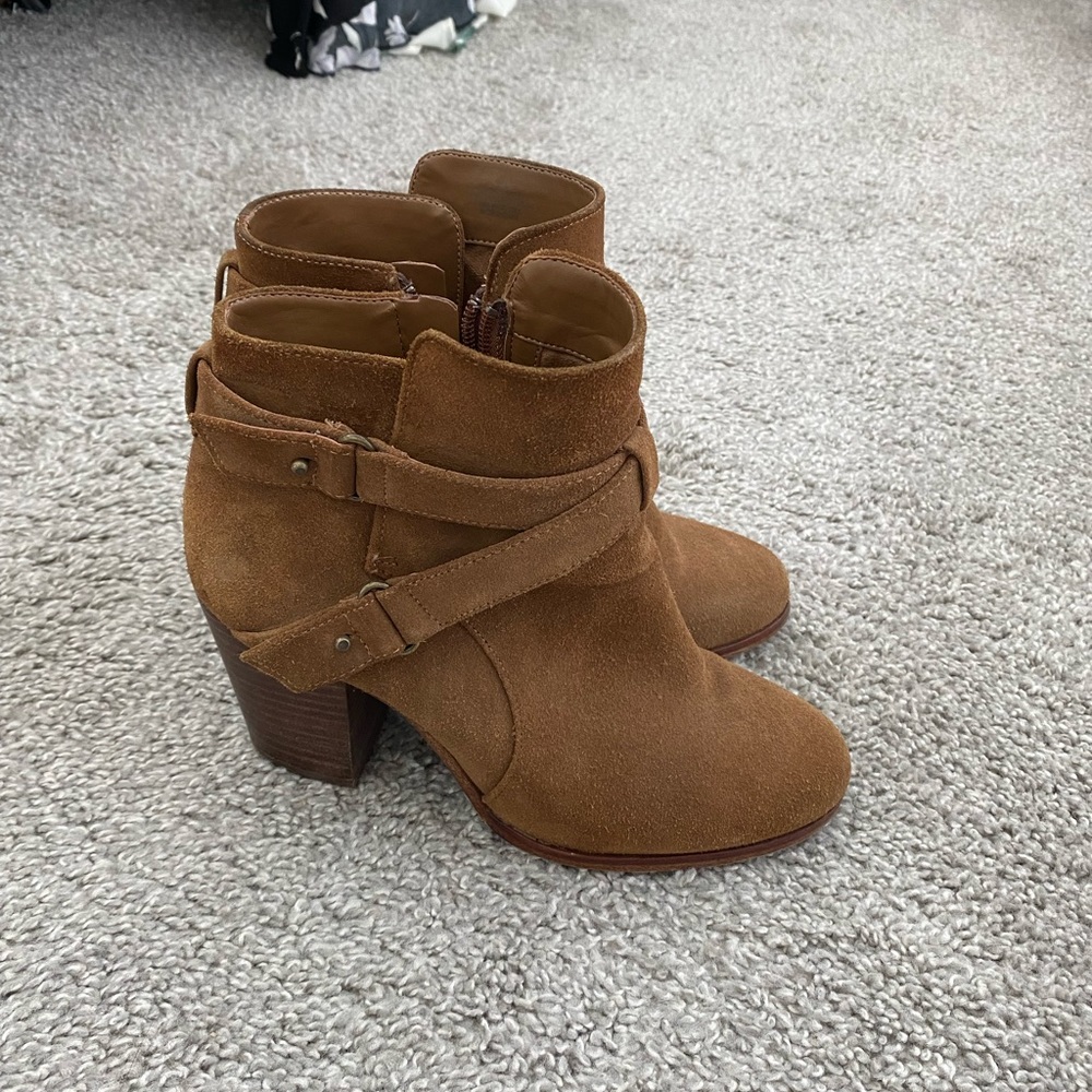 Gianni Bini size 8 booties